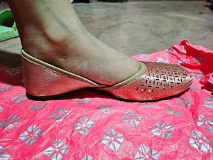 Mojaris or Jutti