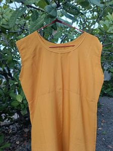 Plain Sleeveless Kurti