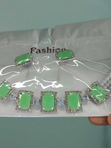 Necksetwith Earrings