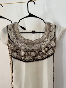 Off White Kurti With Machine Embroidery | XS | Sli