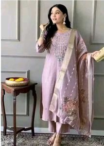 Elegant Lavender Embroidered Salwar Kameez
