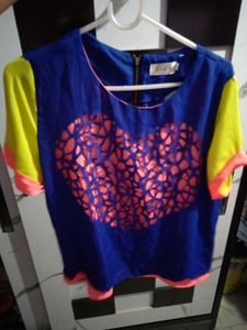 Eliva H Colorblock Heart Top