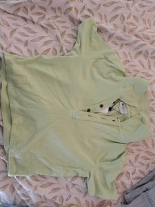 I Am Selling 4 Tshirt/ Tops