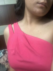 Hot Pink One-Shoulder Statement Crop Top – Bold, F