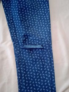 Ripped Patterned Jeans