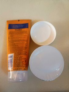 Combo Of Moisturizer And Sunscreen