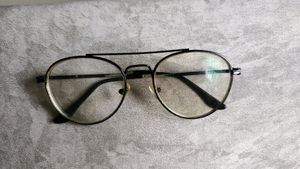 Eyeglass