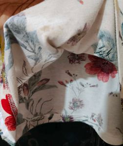 Women&#39;s Stylish Floral Top