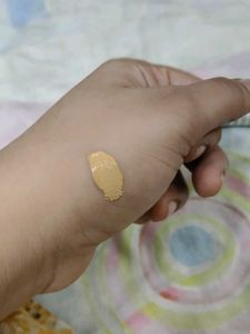 MAC Lightful Tinted Cream