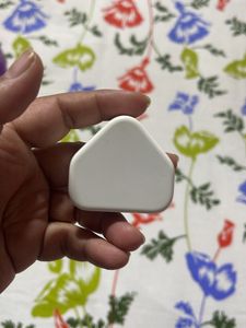 AGenuine Apple Iphone  5W USB Power Adapter