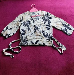 Floral Print Tie-Waist Top