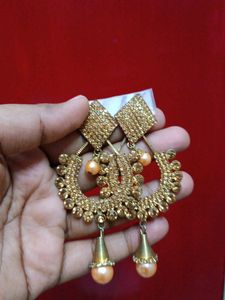 Beautiful Golden Earring😍