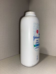 Johnson&#39;s Natural Plant-Based Baby Powder400g