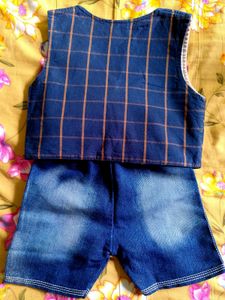 Boy&#39;s Vest &amp; Short Set