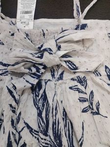 Leaf Print Sleeveless Top