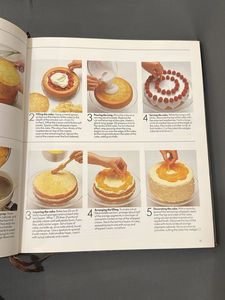 Cakes &amp; Pastries Cookbook