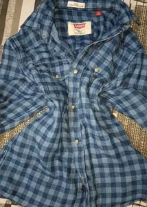 Levi&#39;s hirt.