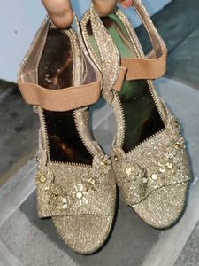 Sparkly Gold Sandals - Size Unknown