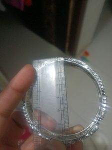 Bangles/bracelet