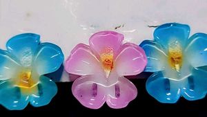 Floral Resin Hair Clips