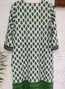 💚🤍💛 Cotton Kurti