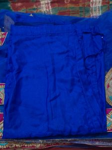 Net Saree With Matching Blause And Peticot