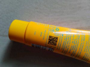 Concious Chemist Berry Face Cleanser Sunscreen