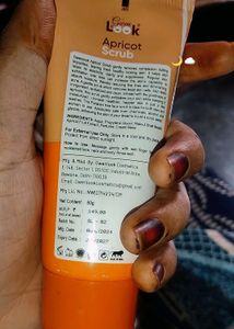 Gwen Look Apricot Scrub