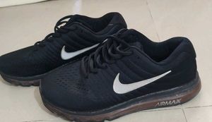 Nike Black Sneakers