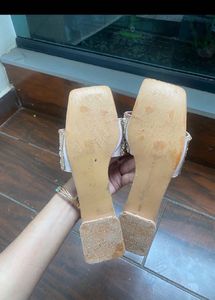 traditional flats for women