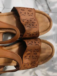Tan Block Heels.👠