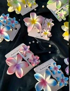 🌸Stylish Big &amp; Small Flower Hair Clips Set🌸
