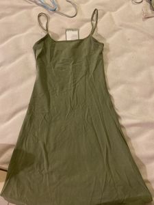 H&M GREEN DRESS WITH TAG
