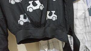 Black Crop Top