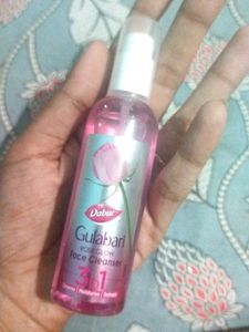Dabur Gulabari Face Cleanser