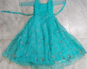 Pretty girls dress with adjustable belt