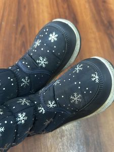 Snow boots for 1-3.5yrs old kid size 26