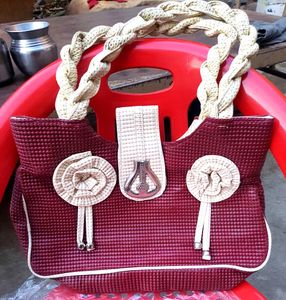 Latest Trending Superb Hand Bag For Ladies. STOCK CLEARANCE SALE...