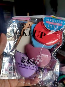 Pack Of 6 Piece Makeup Puffs And Sponges
