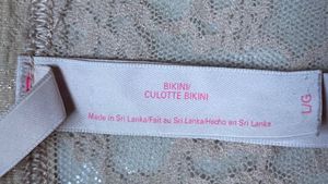 Victoria’s Secret Lace Bikini Bottom – Size L
