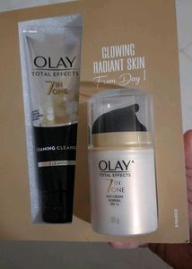 New Olay Gift Pack Day Cream SPF + Cleanser