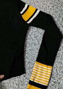 Korean Black Crop Highneck