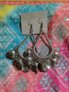 Set Of Two Silver Earrings 💞