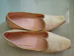 Mujri For Men Good condition