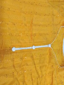 Wedding Season Beautiful Pakistani  Kurta Sets💛🤍