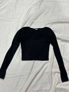 Black Long Sleeve Crop Top