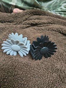 Daisy Hair Clips