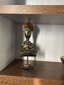 Showpieces &amp; Idols