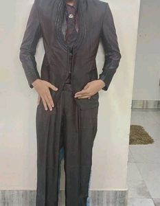Stylish Men&#39;s Suit