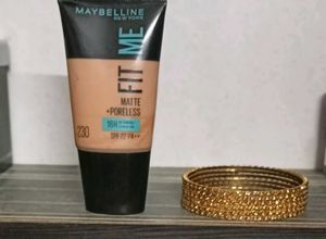 Maybelline Fit Me Foundation and bangles set